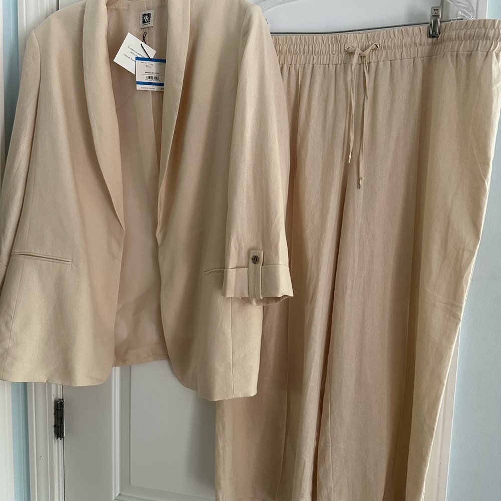 Anne Klein Cream Blazer & Full-legged Capri pants- linen blend